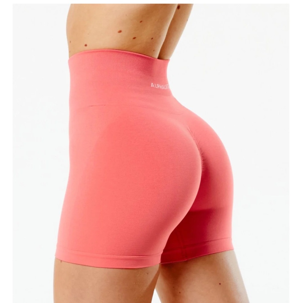 Alphalete Amplify 4.5 shorts